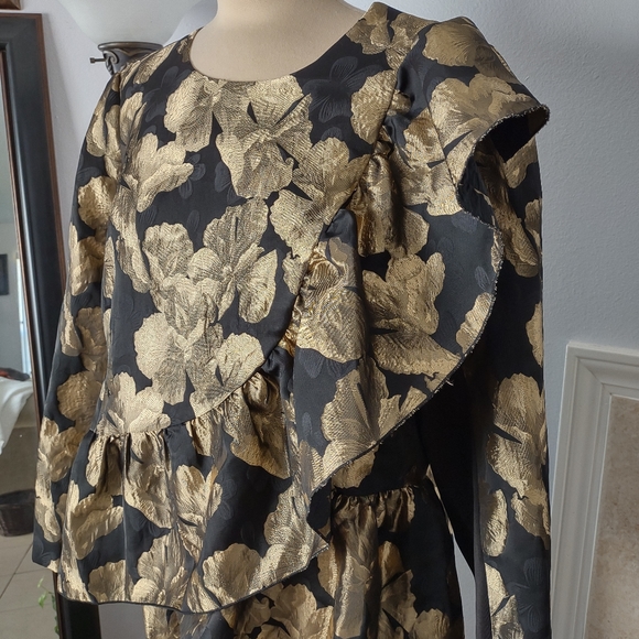 COPY - NWT Ashro 2pc Black and Gold Skirt Set Size 16 - Picture 4 of 16